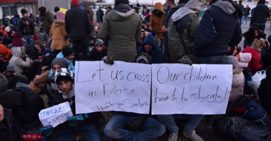 Ungaria redeschide un post de frontieră cu Serbia în urma unei manifestaţii a migranţilor