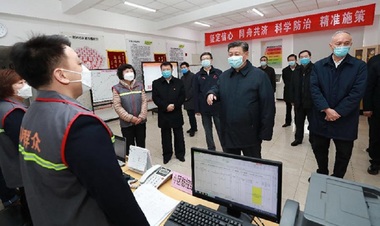 Xi Jinping  a vizitat un spital din Beijing în care sunt trataţi pacienţi infectaţi cu coronavirus şi a discutat cu locuitori din zona centrală a oraşului purtând mască de protecţie -VIDEO