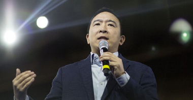 Andrew Yang şi senatorul Michael Bennet abandonează cursa în vederea alegerilor prezidenţiale americane