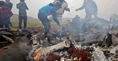 Un elicopter aparţinând armatei siriene doborât în nord-vestul Siriei, unde armata lui al-Assad îşi continuă înaintarea 