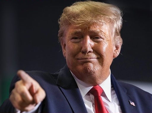Trump îşi va testa abilităţile de pilot printre suporterii de la cursa Daytona 500