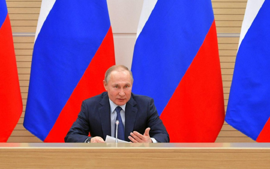 Vladimir Putin l-a concediat pe Vladislav Surkov, unul dintre cei mai importanţi consilieri ai săi