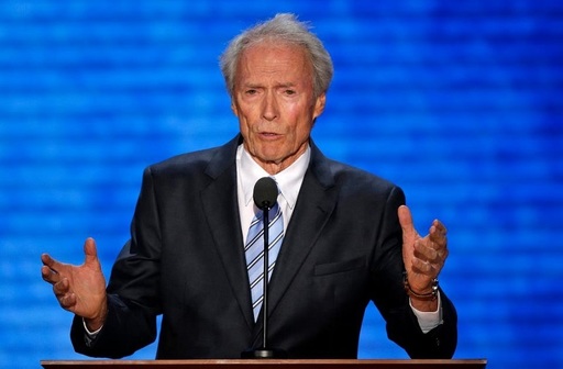 Cineastul Clint Eastwood, vechi susţinător al republicanilor, îl preferă pe democratul Bloomberg în alegerile de anul acesta
