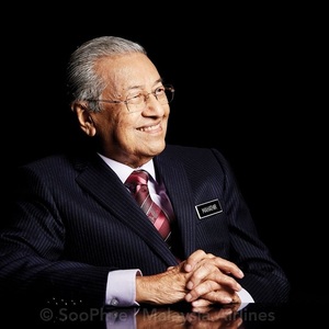 Malaezia: Premierul Mahathir, cel mai în vârstă lider din lume, şi-a prezentat demisia regelui