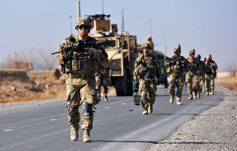SUA şi talibanii au semnat un acord ce ar putea duce la finalul războiului din Afganistan început în urmă cu 18 ani