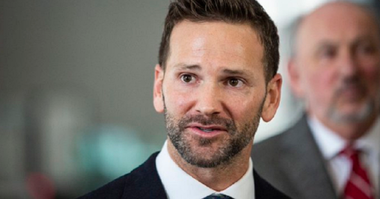 Un fost reprezentant republican din Illinois, Aaron Schock, anti-LGBT în timpul mandatului, recunoaşte că este gay pe Instagram