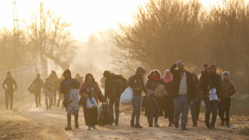 Migranţi - Grecia va construi două noi centre