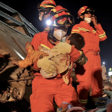 China - Bilanţul persoanelor decedate în urma prăbuşirii hotelului plasat în carantină se ridică la 10
