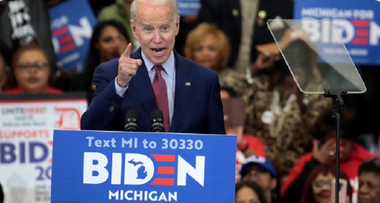 Biden îşi creşte avansul în alegerile primare democrate şi-i întinde mâna lui Sanders
