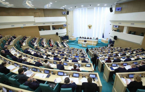 Senatorii ruşi aprobă reforma constituţională prin care Putin îşi deschide calea rămânerii la putere până în 2036