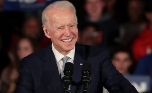 Joe Biden îşi consolidează, printr-o victorie în alegerile primate democrate din statul Washington, poziţia de favorit