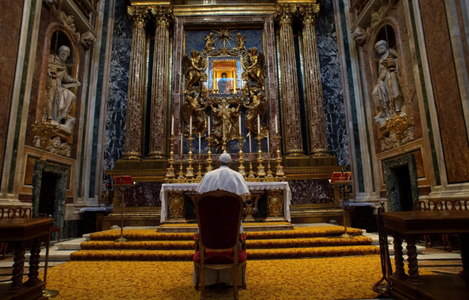 Papa Francisc le recomandă ”dezmierdări” familiilor izolate