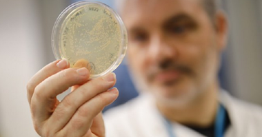 Industria farmaceutică promite un vaccin împotriva covid-19 în 12-18 luni