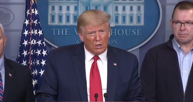 Trump discută cu Xi Jinping despre coronavirus, se declară ”un pic furios” pe China şi propune Iranului şi Coreei de Nord un ajutor împotriva covid-19