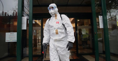 Cadavre, găsite de militari în azile de bătrâni afectate de pandemia noului coronavirus în regiunea Madrid