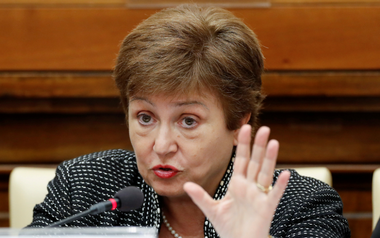Este ”clar” că economia mondială a intrat în recesiune, afirmă directoarea generală a FMI Kristalina Gheorghieva, care îndeamnă guvernele la măsuri ”coordonate” şi la finanţarea nevoilor ţărilor emergente cu 2.500 de miliarde de dolari