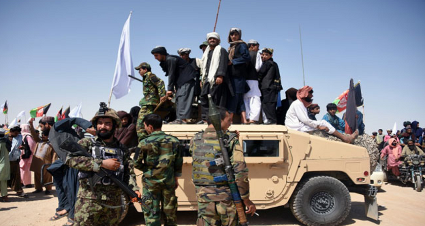 Talibanii ucid 27 de membri ai forţelor armate afgane 