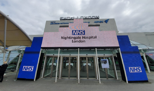 Un imens spital de campanie, Nightingale, într-un centru de conferinţe la Londra, inaugurat prin videoconferinţă de către prinţul Charles, ieşit din carantină după ce s-a contaminat cu noul coronavirus şi ministrul Sănătăţii Matt Hancock