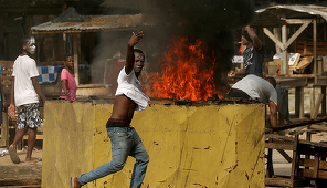 Ciocniri la Abidjan între forţe de ordine şi locuitori care demolează un centru de testare a noului coronavirus