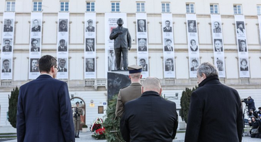 Un deceniu de la tragedia de la Smolensk, marcat prin ceremonii discrete în Polonia, afectată de pandemia noului coronavirus