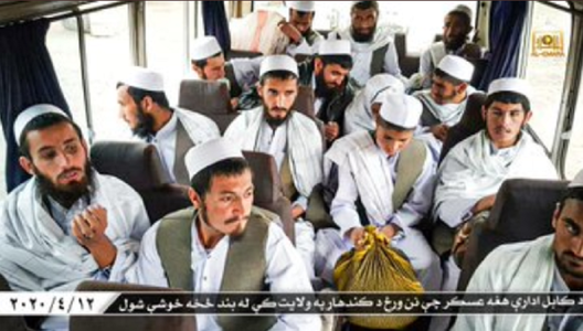 Talibanii eliberează 20 de membri ai forţelor afgane în schimbul a 300 de talibani eliberaţi de Kabul, ”o etapă importantă” către pace, salută emisarul american Zalmay Khalilzad