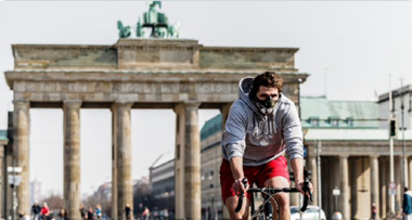 Numărul noilor contaminări cu covid-19 în Germania înregistrează o scădere a treia zi consecutiv; bilanţul a crescut cu 126 de morţi şi 2.537 de cazuri la 2.799 de decese şi 123.013 de contaminări; dezbatere cu privire la o relaxare