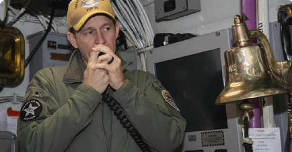 Presiuni în vederea repunerii în funcţie a comandantului USS Theodore Roosevelt Brett Crozier, demis după ce a criticat gestionarea epidemiei covid-19 la bordul portavionului 