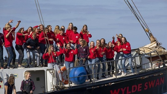 Un grup de elevi olandezi a revenit în Olanda din Caraibe navigând peste Atlantic, din cauza coronavirusului care a blocat traficul aerian
