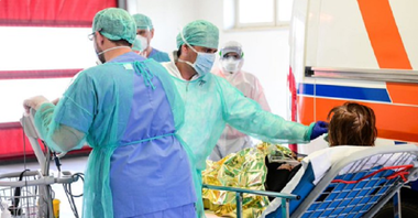 Coronavirus în Italia - A scăzut numărul celor internaţi la Terapie intensivă sub 2.000. Alte 333 de decese raportate în ultimele 24 de ore