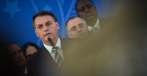Bolsonaro, vizat de o anchetă care l-ar putea costa mandatul de preşedinte