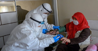 Epidemia covid-19, ”controlată” în Turcia, care deschide începând de luni centre comerciale, dar menţine restaurantele închise în ele, şi frizerii
