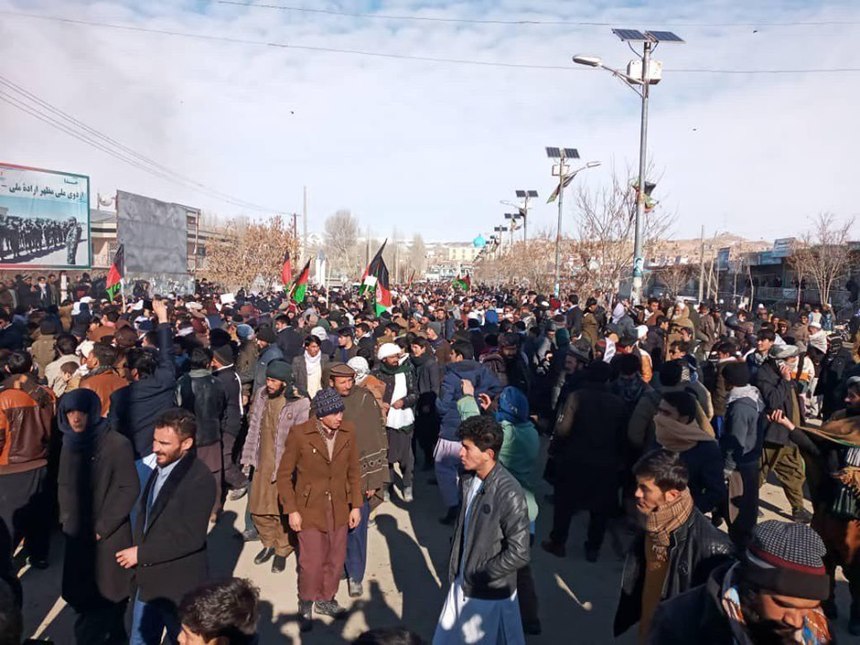 Cel puţin şase persoane au murit în Afganistan în timpul unor proteste legate de distribuirea alimentelor. Printre victime, un prezentator de radio