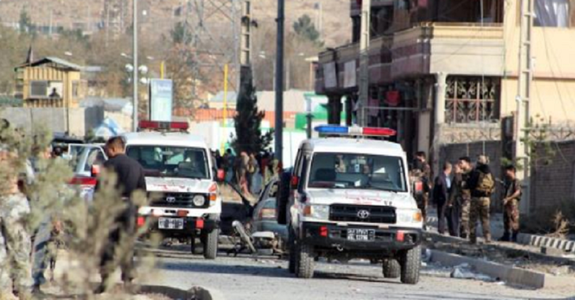 Patru civili, inclusiv un copil, răniţi în explozii succesive într-un atac coordonat la Kabul