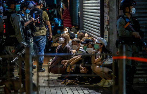 Şefa guvernului din Hong Kong Carrie Lam se angajează să revizuiască sistemul educaţiei şi apreciază că învăţământul şi cultura generală au contribuit la alimentarea mişcării în favoarea democraţiei 