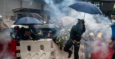 Trump ameninţă Beijingul cu o ripostă iminentă la un proiect de lege privind securitatea naţională la Hong Kong