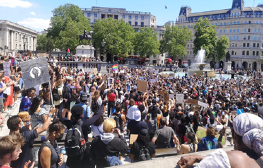 Manifestaţie la Londra în semn de protest faţă de moartea lui George Floyd; Raab consideră ”tulburătoare” revoltele din SUA dar nu comentează tweetul polemic al lui Trump
