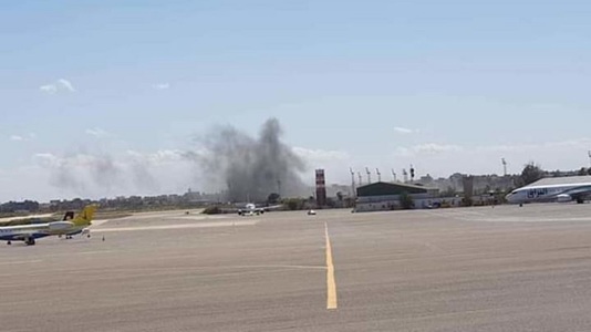 Guvernul libian recunoscut internaţional a recucerit aeroportul din Tripoli, de la forţele generalului Khalifa Haftar