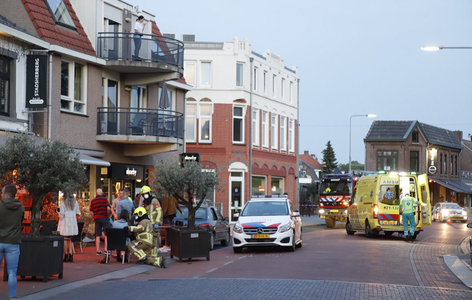 Şase răniţi, unul grav, la Gennep, în sud-estul Olandei, după ce o maşină intră în teresa unei cafenele