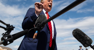 Trump nu prezintă efecte secundare după 15 zile de tratament cu hidroxiclorochină, anunţă medicul Casei Albe