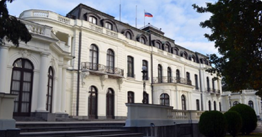 Cehia expulzează doi diplomaţi ruşi, pe care-i acuză de răspândirea unui zvon cu privire la un atac cu otravă vizând poliţişti din Praga