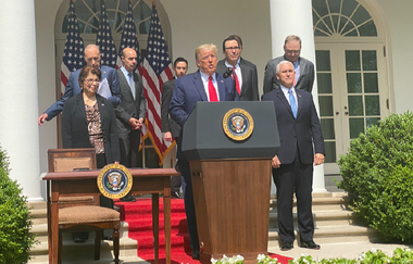 SUA au ”depăşit cu mult” pandemia covid-19, anunţă Trump; scăderea şomajului, ”o zi mare” pentru George Floyd; ”Este o mare, mare zi în termeni de egalitate”