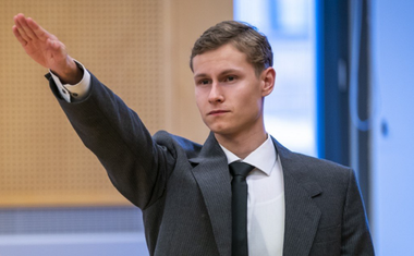 Extremistul de dreapta Philip Manshaus. condamnat la cel puţin 21 de ani de închisoare în urma unui atac la o moschee lângă Oslo şi fratricid