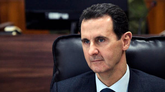 Bashar al-Assad îl destituie pe premierul Imad Khamis şi-l înlocuieşte cu ministrul Resurselor şi Apei Hussein Arnous până la alegerile legislative de la 19 iulie, în urma deprecierii lirei siriene şi unor manifestaţii fără precedent