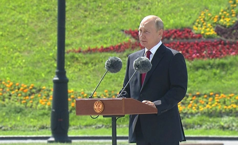 O ”majoritate absolută” a ruşilor susţine reforma constituţională, spune Putin în prima sa ieşire în public, de Ziua Naţională a Rusiei, la o ceremonie de ridicare a drapelului în vestul Moscovei