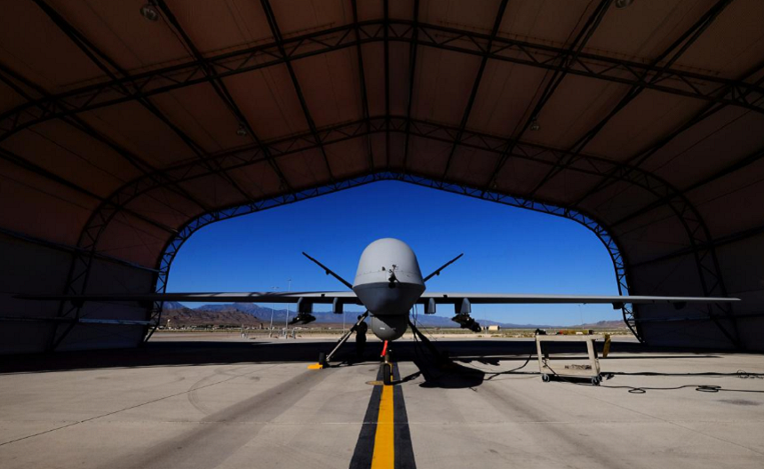 Trump a modificat în tăcere Regimul Controlului Tehnologiei Rachetelor, un acord din timpul Războiului Rece, pentru a vinde drone militare înarmate pe pieţe dominate de Israel şi China; ”Dacă nu suntem capabili să răspundem acestei cereri tot mai mari, ne vom trage un glonţ în picior”, afirmă Heidi Grant de la Pentagon