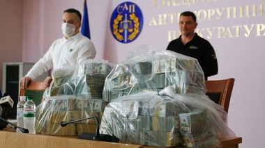 Oficiali ucraineni afirmă că li s-a oferit mită de 5 milioane de dolari pentru a închide o investigaţie legată de compania energetică Burisma, dar fără vreo legătură cu Biden
