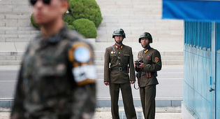 Coreea de Nord ameninţă cu o consolidare a prezenţei militare în apropierea DMZ, respinge trimiterea unui emisar de Seul, desfăşoară militari la Mont Kumgang şi în complexul Kaesong; posturile din DMZ, restabilite