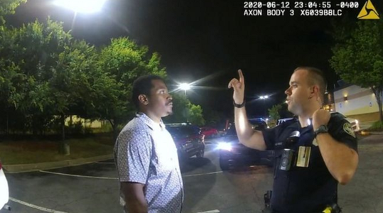 Furie împotriva rasismului în SUA, după inculparea unui poliţist alb, Garrett Rolfe, de ”omuciderea” lui Rayshard Brooks la Atlanta