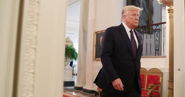 Trump, asaltat pe multiple fronturi, prins între trei crize istorice şi două polemici, cu cinci luni înainte de alegerile prezidenţiale