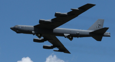 Două bombardiere americane de tip B-52, interceptate de avioane ruse de vânătoare la Marea Ohoţk